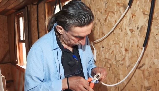 Elektrik teknisyeninin camiyle hayatı değişti